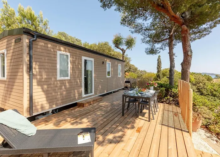 Holiday home L'olivier Mobil-home Climatise Avec Vue Exceptionnelle Hyeres